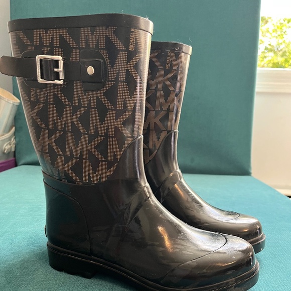 Michael Kors Women's Rain Boots Size 10 Black Rubber- MK Monogram Pattern - Picture 1 of 6